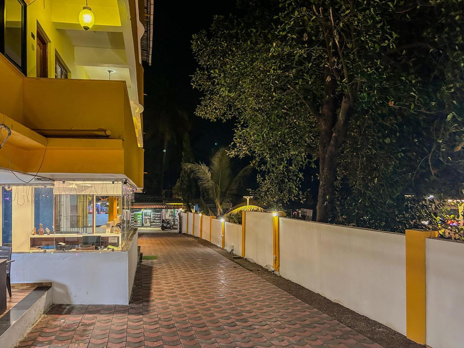 La Costa Residency Hotel Anjuna Eksteriør billede